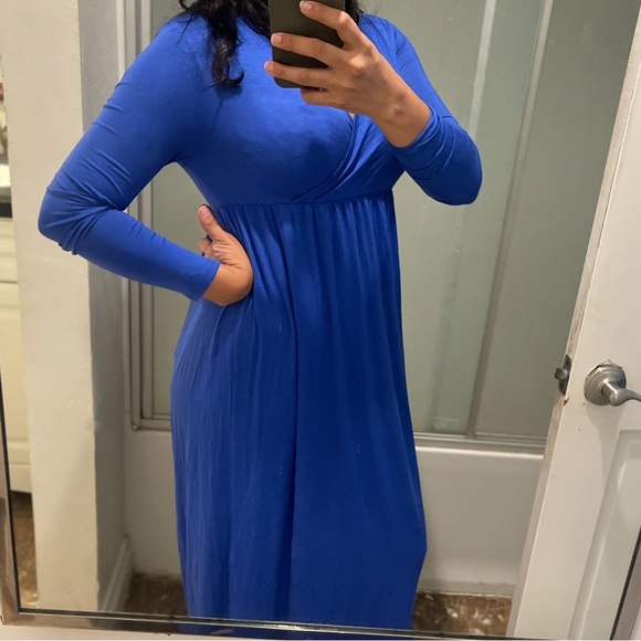 MATERNITY AAMILIFE Maternity V-Neck Long Sleeve Ruched Waist Dress - Picture 11 of 12